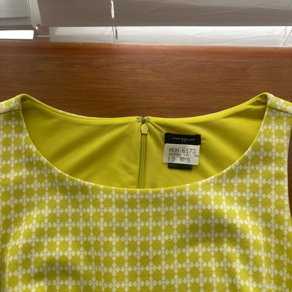 Ann Taylor Citron Green/White  Sleeveless Sheath Dress, Size Small - Picture 7 of 11